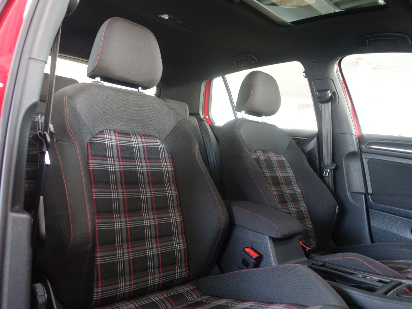 Volkswagen Golf VII Lim. GTI Facelift; NAVIG/ PANO/ nonOPF! foto 11