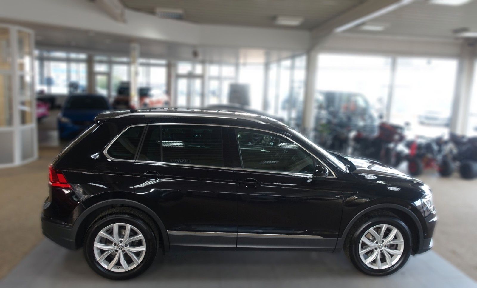Volkswagen Tiguan 2.0TDI DSG 4Motion; NAV PANO LED KAM AHK foto 11