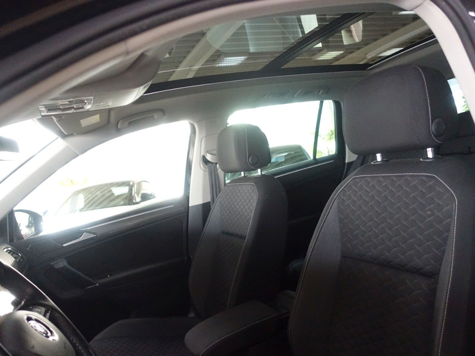 Volkswagen Tiguan 2.0TDI DSG 4Motion; NAV PANO LED KAM AHK foto 23