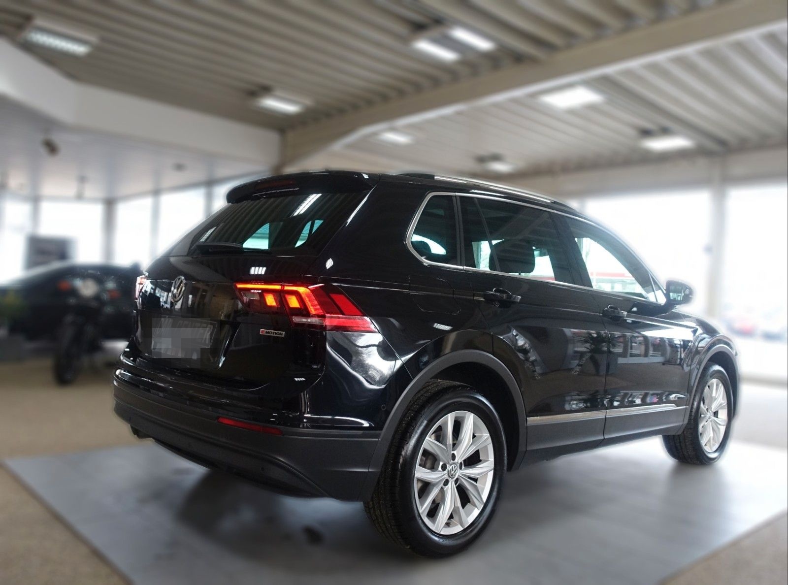 Volkswagen Tiguan 2.0TDI DSG 4Motion; NAV PANO LED KAM AHK foto 10