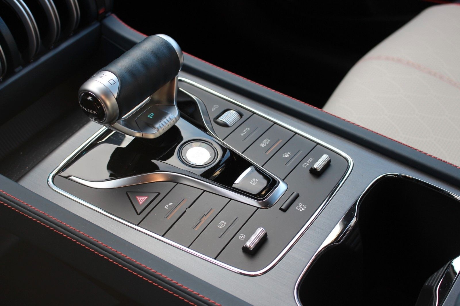 BYD ATTO 3 Design 60,48 kW  +Pano+ACC+360 foto 18