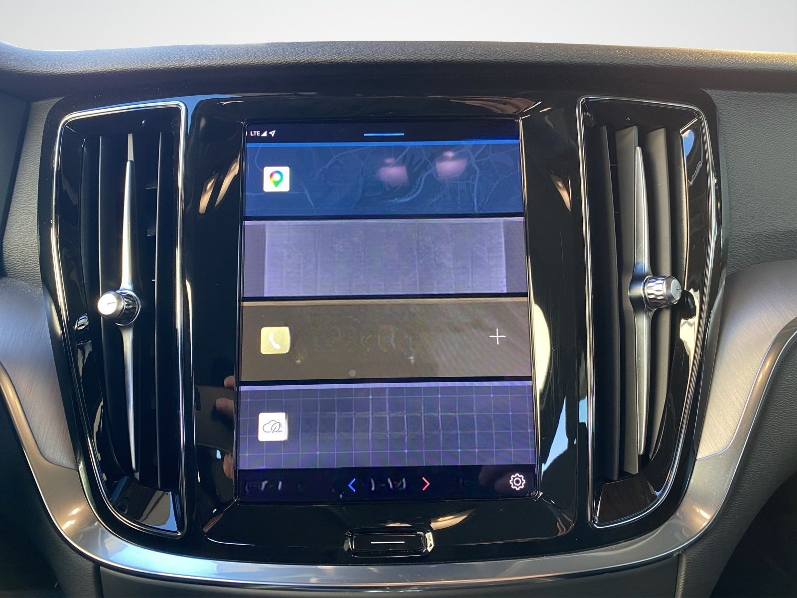 Volvo V60 Kombi B4 (Diesel) Core LED+Navi+SHZ+Winterp. foto 11