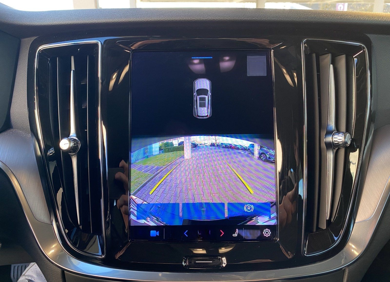 Volvo V60 Kombi B4 (Diesel) Core LED+Navi+SHZ+Winterp. foto 19