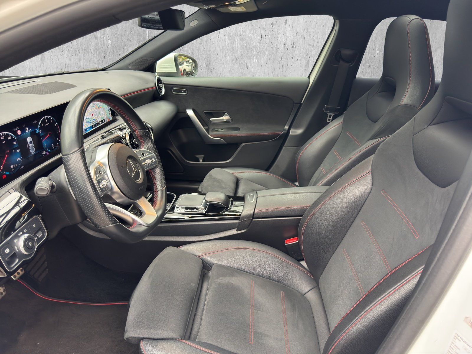 Mercedes-Benz A 220 AMG Line KeyLess+LED+Navi+Pano+SD+SHZ+LM foto 11