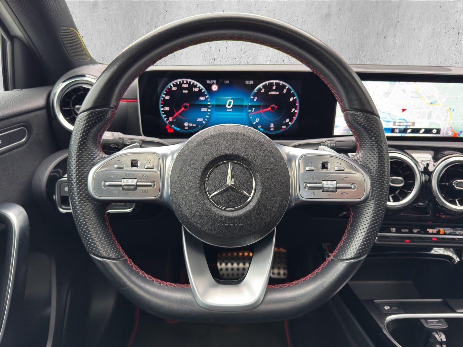 Mercedes-Benz A 220 AMG Line KeyLess+LED+Navi+Pano+SD+SHZ+LM foto 13