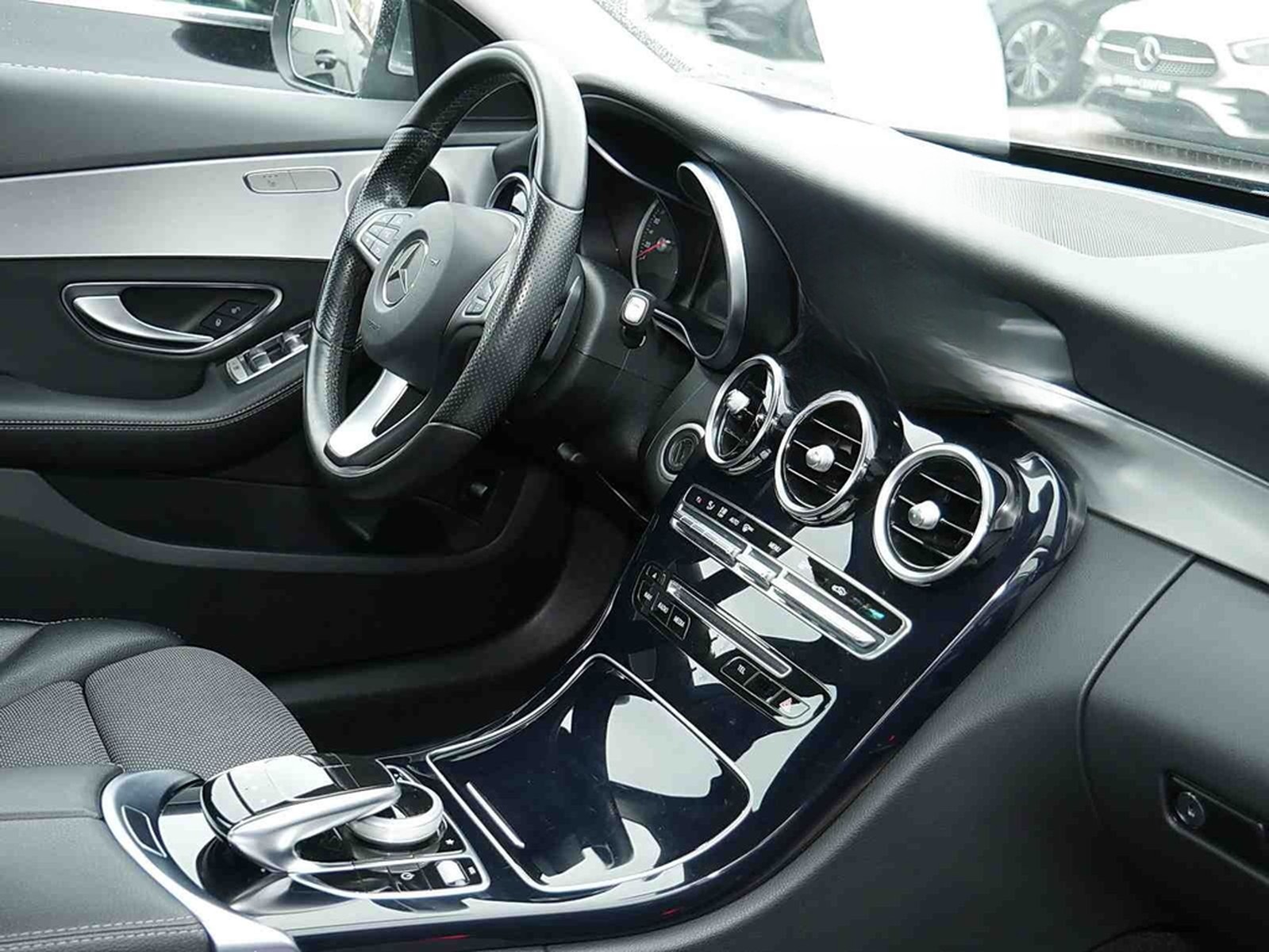 Mercedes-Benz C 180 Avantgarde+LED+Navigation+Park-Assistent foto 4