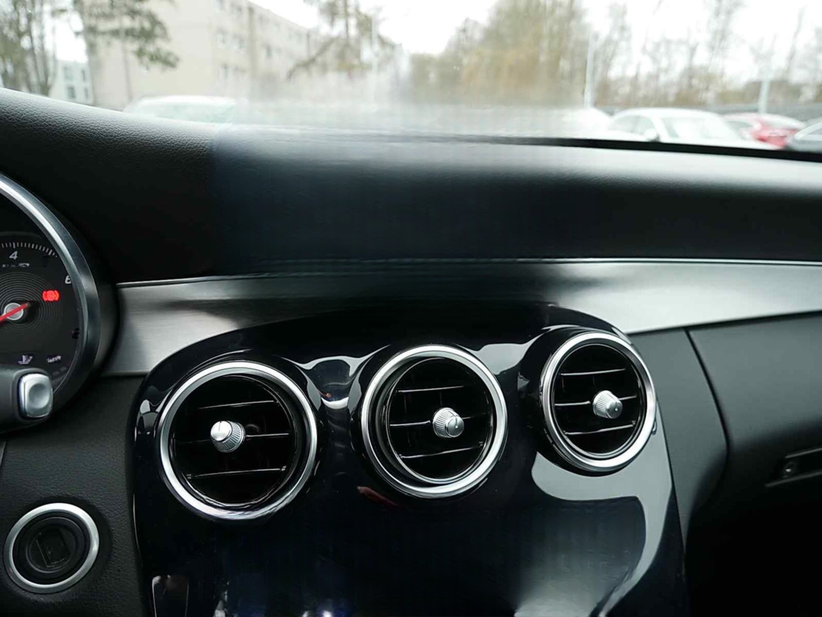 Mercedes-Benz C 180 Avantgarde+LED+Navigation+Park-Assistent foto 10
