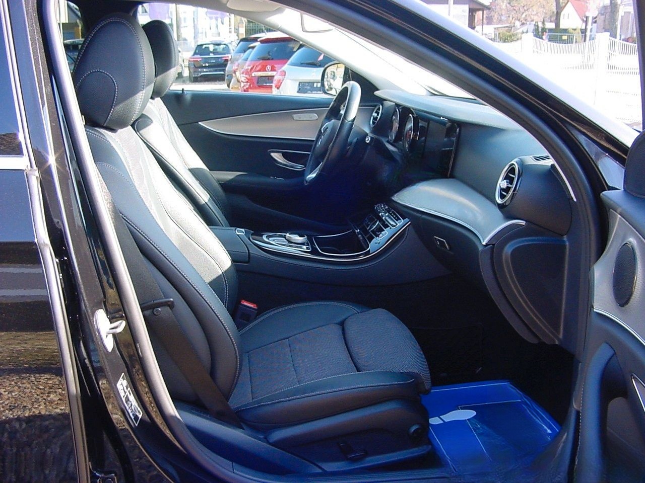 Mercedes-Benz E 200 T AVANTG AUT,LED,NAVI,KAM,SHZ,PARK-ASS,eHK foto 7