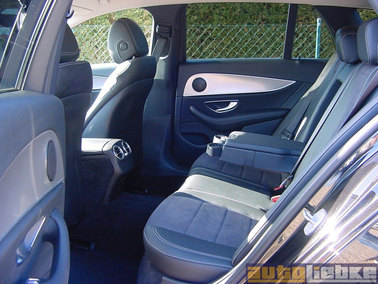 Mercedes-Benz E 200 T AVANTG AUT,LED,NAVI,KAM,SHZ,PARK-ASS,eHK foto 8
