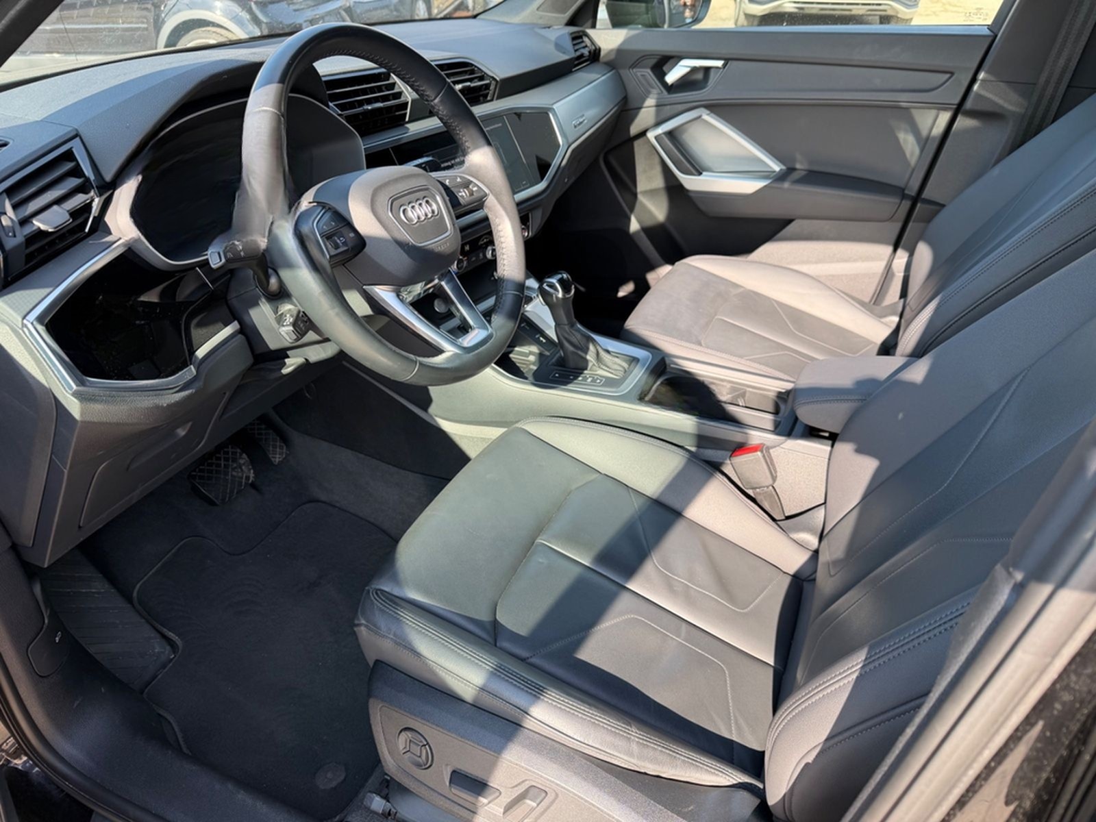 Audi Q3 45 TFSI quattro advanced *LEDER/AHK* foto 8