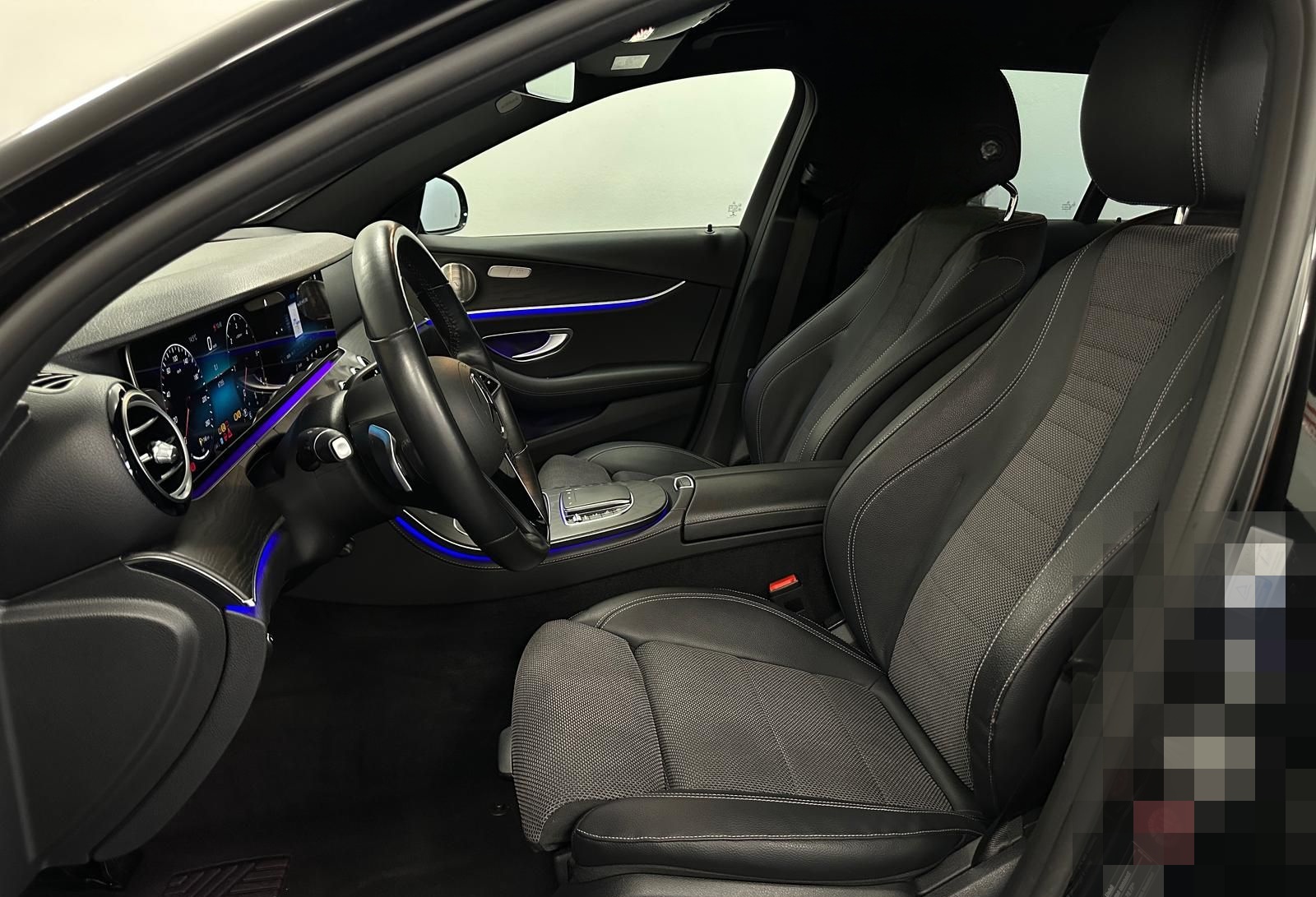 Mercedes-Benz E 220 d T Avantg+Night Distronic+ 360° Burmester foto 24