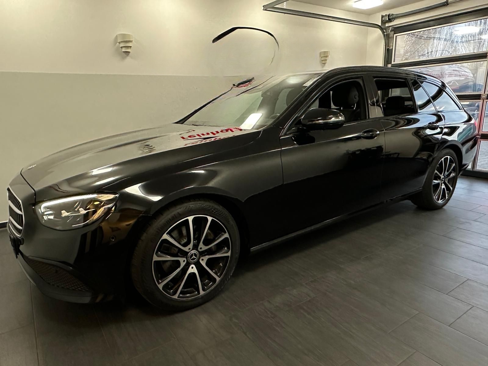 Mercedes-Benz E 220 d T Avantg+Night Distronic+ 360° Burmester foto 4