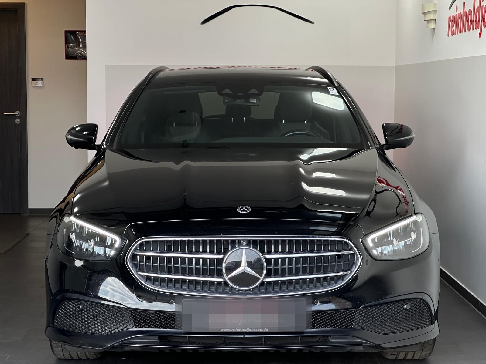 Mercedes-Benz E 220 d T Avantg+Night Distronic+ 360° Burmester foto 6