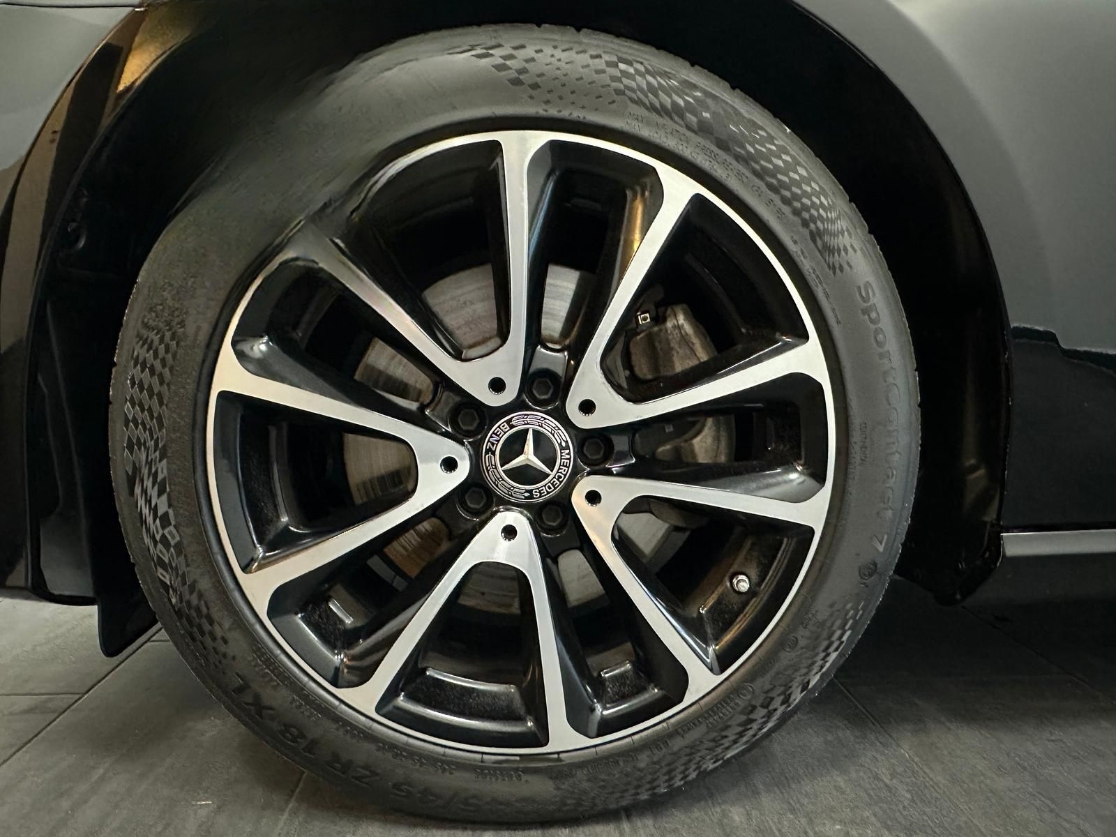 Mercedes-Benz E 220 d T Avantg+Night Distronic+ 360° Burmester foto 7