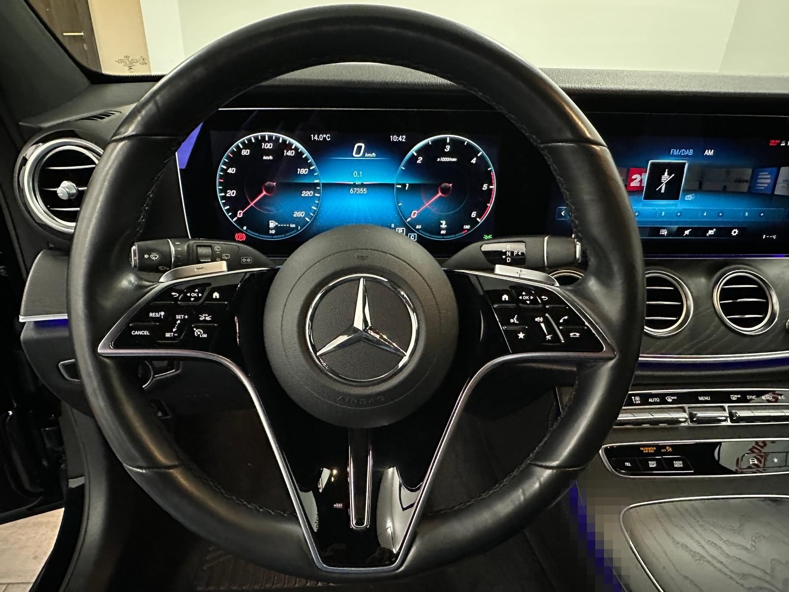 Mercedes-Benz E 220 d T Avantg+Night Distronic+ 360° Burmester foto 9