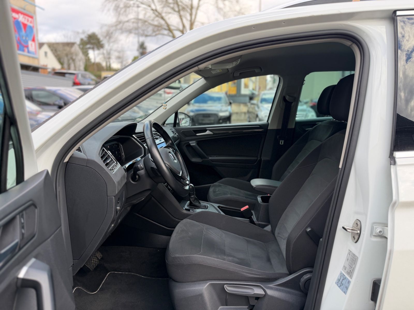 Volkswagen Tiguan Highline BMT/Start-Stopp 1.Hand LED Autom foto 11