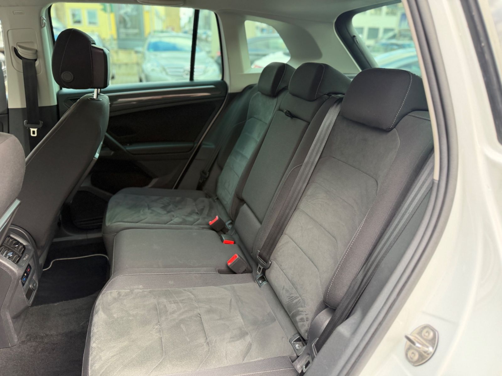 Volkswagen Tiguan Highline BMT/Start-Stopp 1.Hand LED Autom foto 25