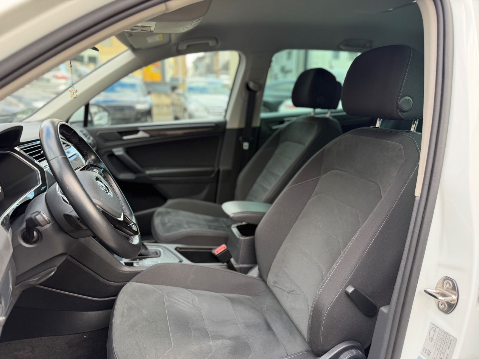 Volkswagen Tiguan Highline BMT/Start-Stopp 1.Hand LED Autom foto 10