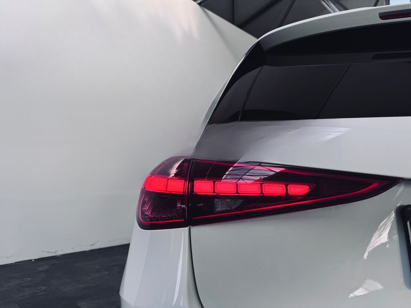 Mercedes-Benz C 300 Mercedes e T-Modell /Pano/Headup/Lenkheiz. foto 13