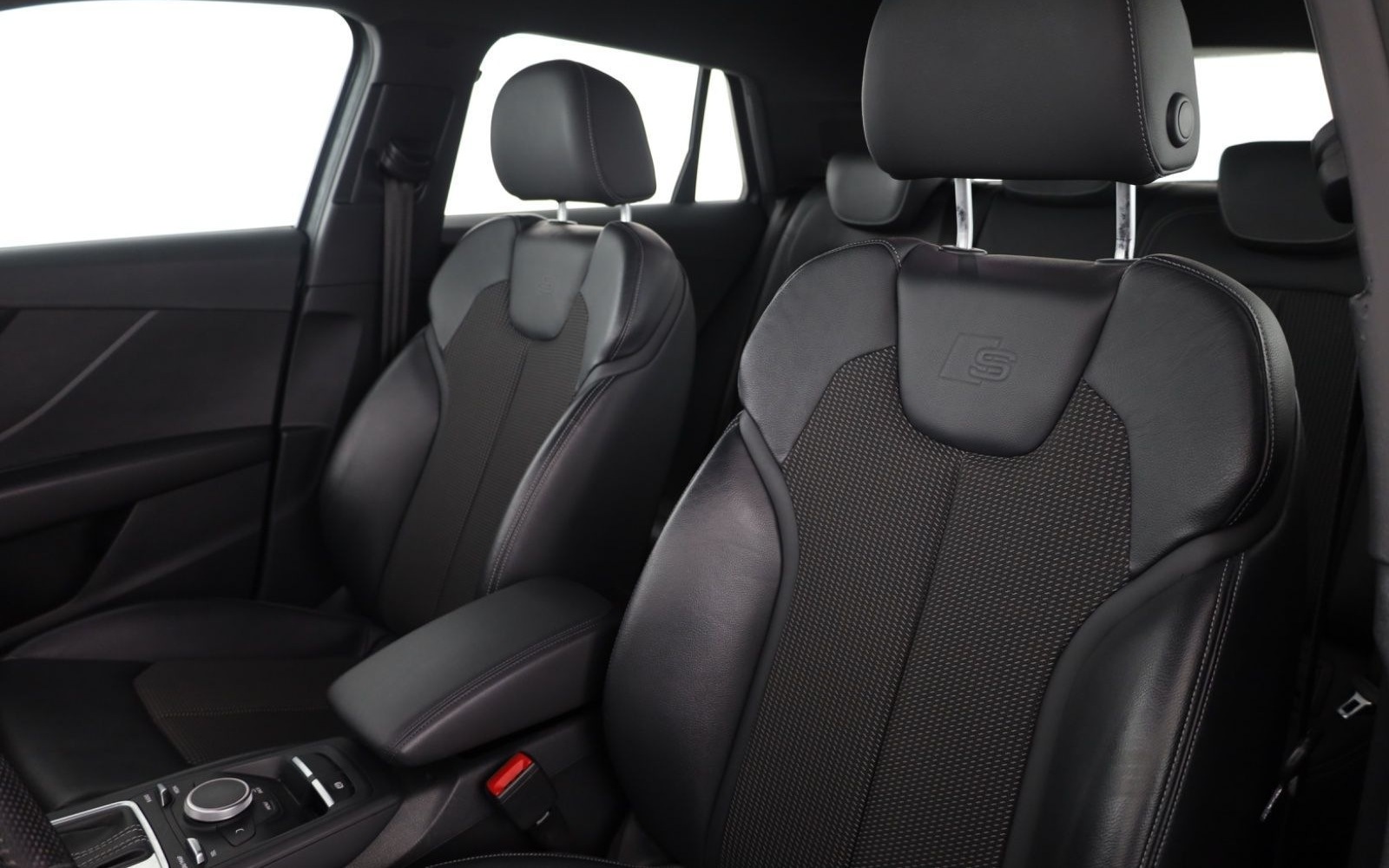 Audi Q2 1.4 TFSI, sport, SLine foto 6