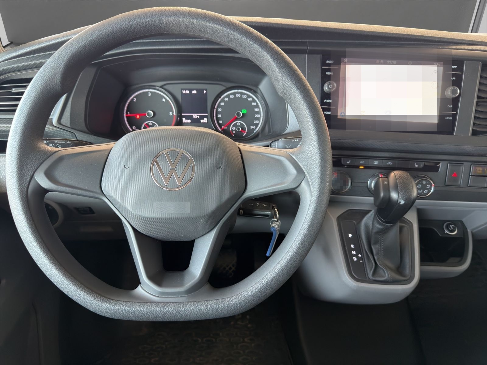 Volkswagen T6.1 Kombi LR NAVI+KLIMA+TEMPOMAT+AHK+PARKP. foto 12