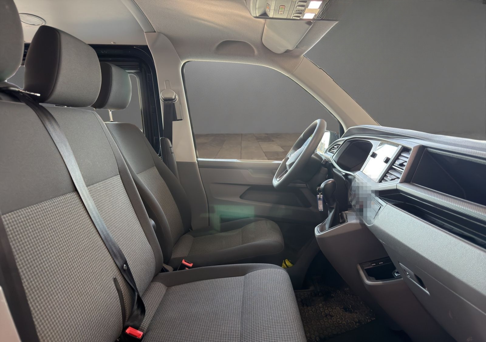 Volkswagen T6.1 Kombi LR NAVI+KLIMA+TEMPOMAT+AHK+PARKP. foto 10
