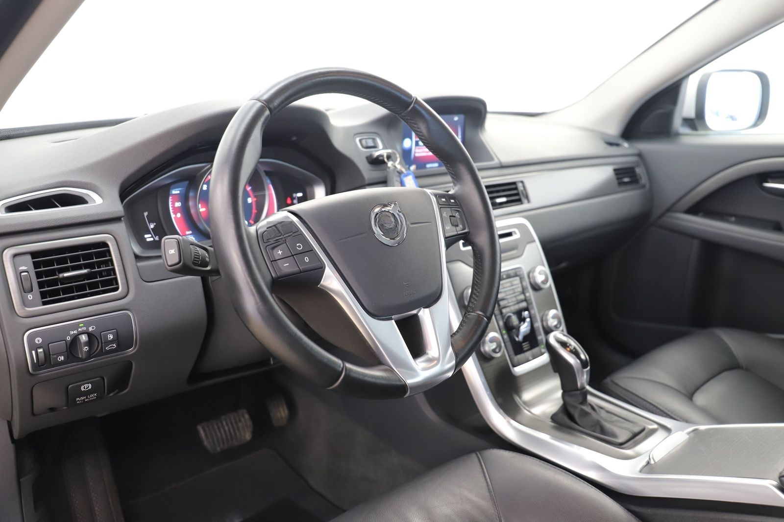 Volvo XC70 2.0D4 181PS Geartronic Momentum AHK 1Hand foto 14