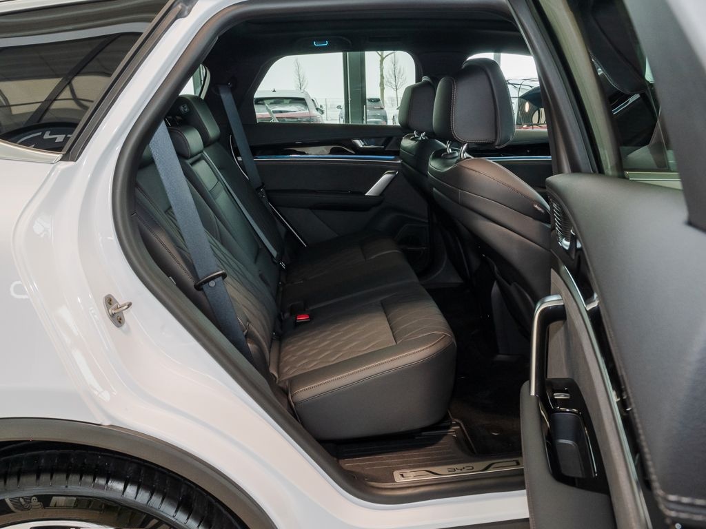 BYD Tang Flagship 108,8kWh/4WD/360°/SHZ/PANO/STHZ foto 7