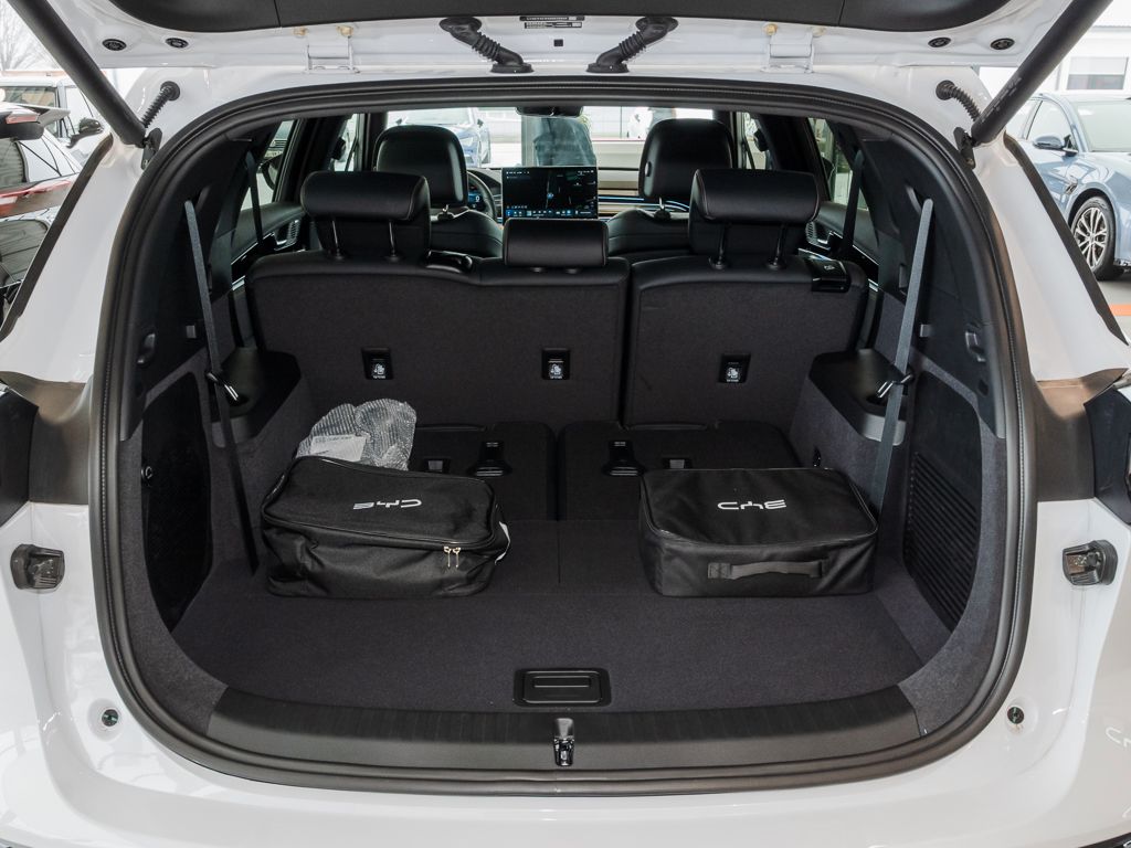 BYD Tang Flagship 108,8kWh/4WD/360°/SHZ/PANO/STHZ foto 9