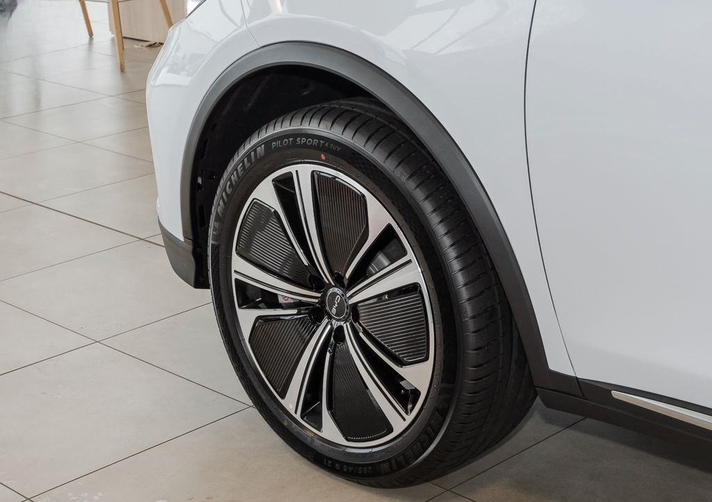 BYD Tang Flagship 108,8kWh/4WD/360°/SHZ/PANO/STHZ foto 10