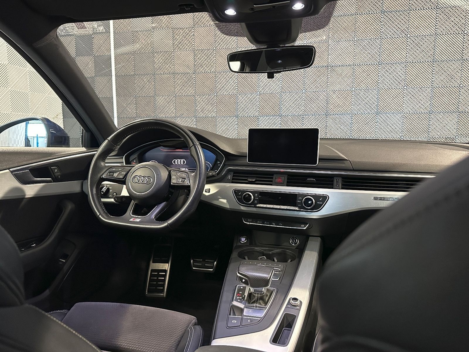 Audi A4 Avant 2.0 TFSI quattro*S LINE*LED-360°-AHK-18 foto 28