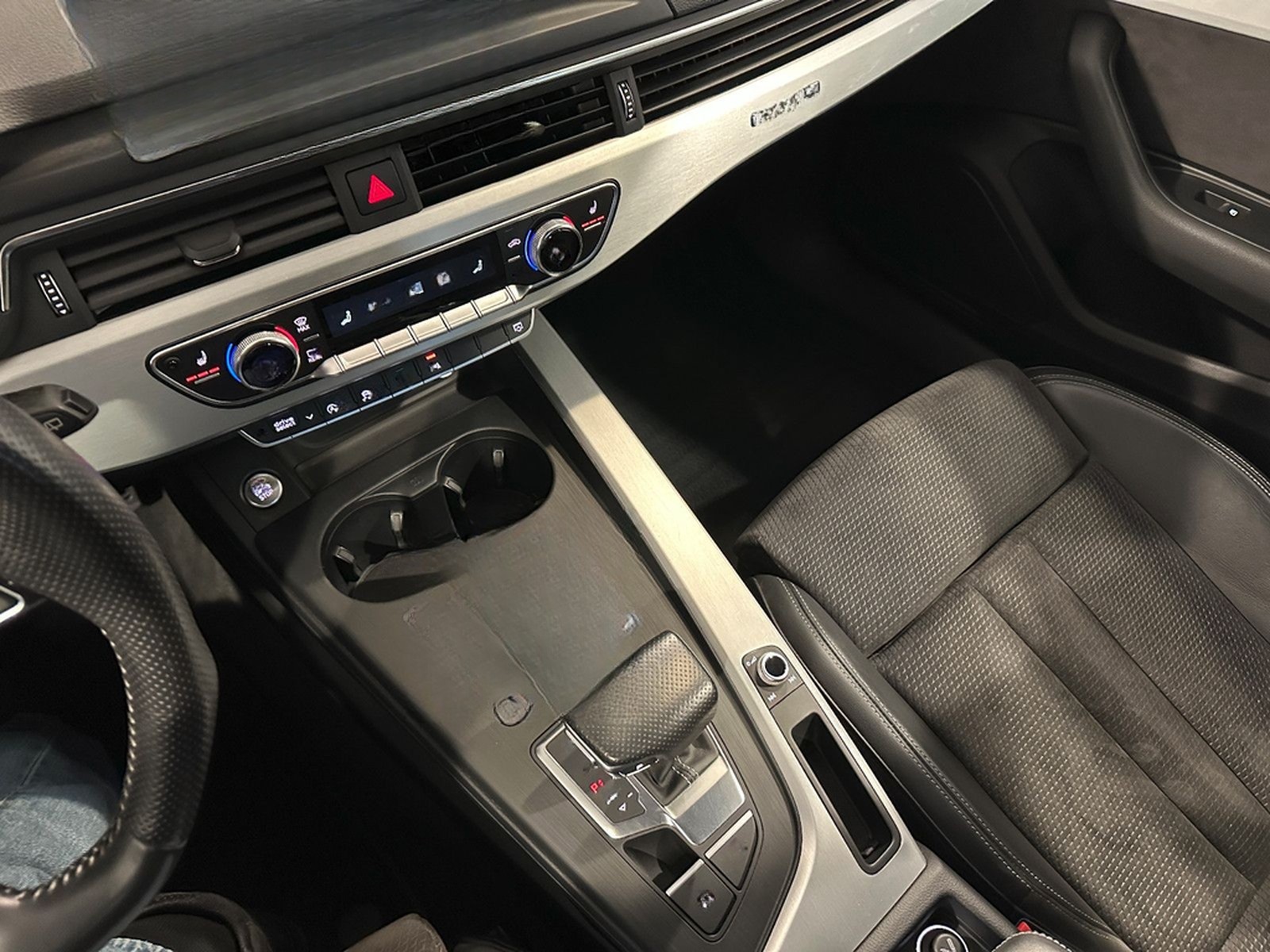 Audi A4 Avant 2.0 TFSI quattro*S LINE*LED-360°-AHK-18 foto 40