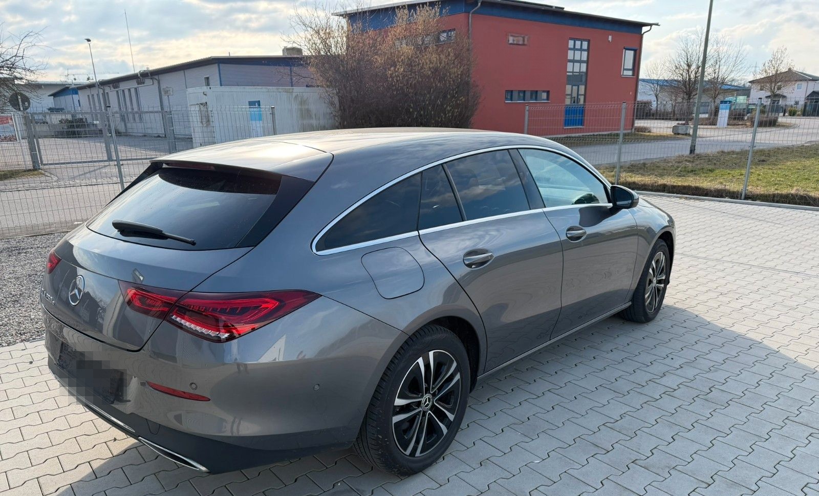 Mercedes-Benz CLA Shooting Brake CLA 250 e foto 4