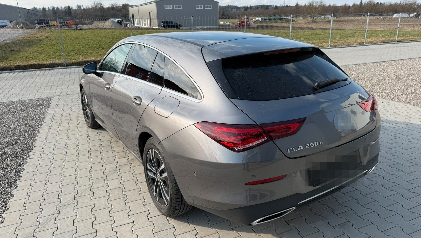 Mercedes-Benz CLA Shooting Brake CLA 250 e foto 5