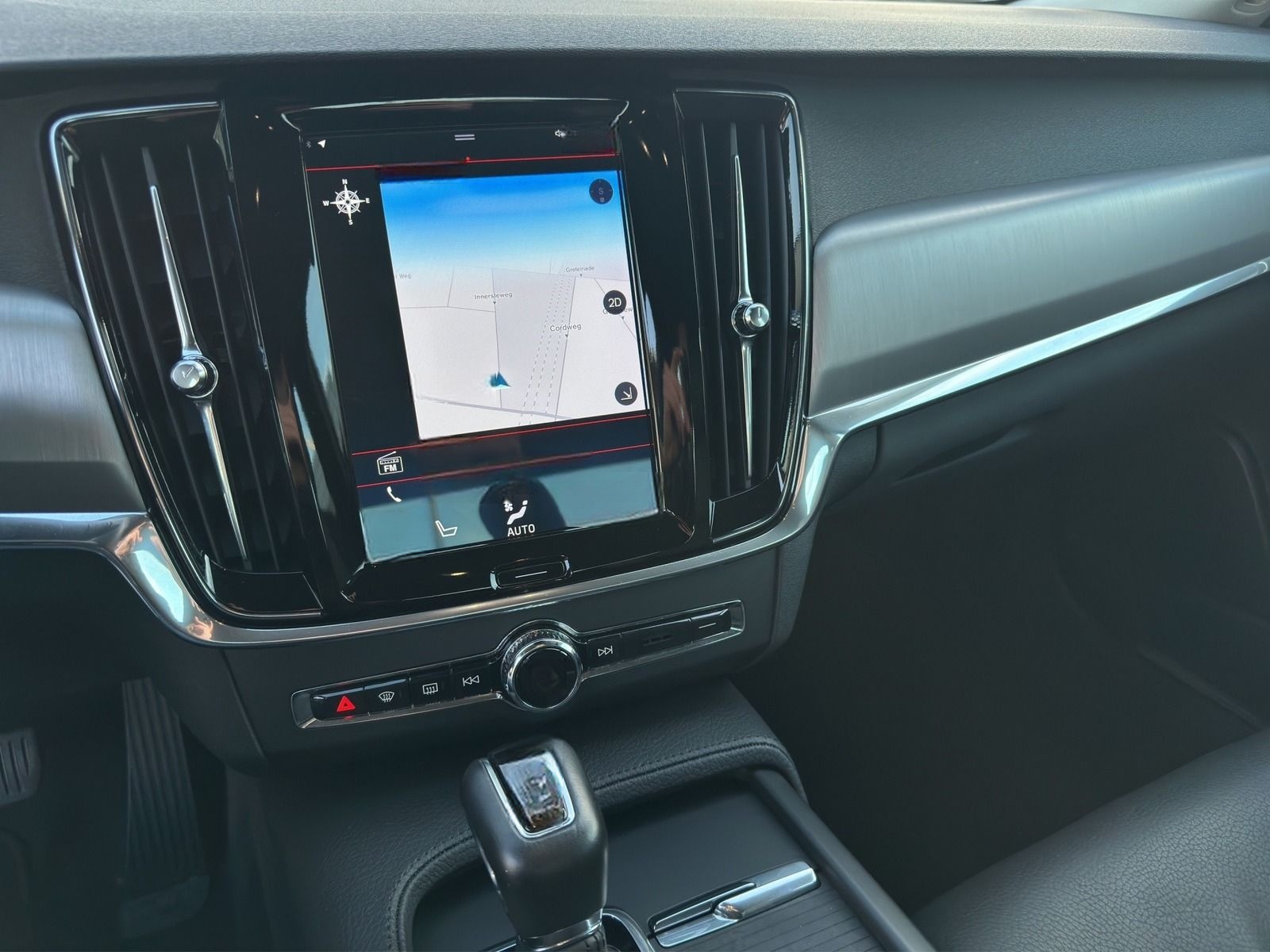 Volvo S90 MOMENTUM / LEDER / LED / R.CAM foto 16