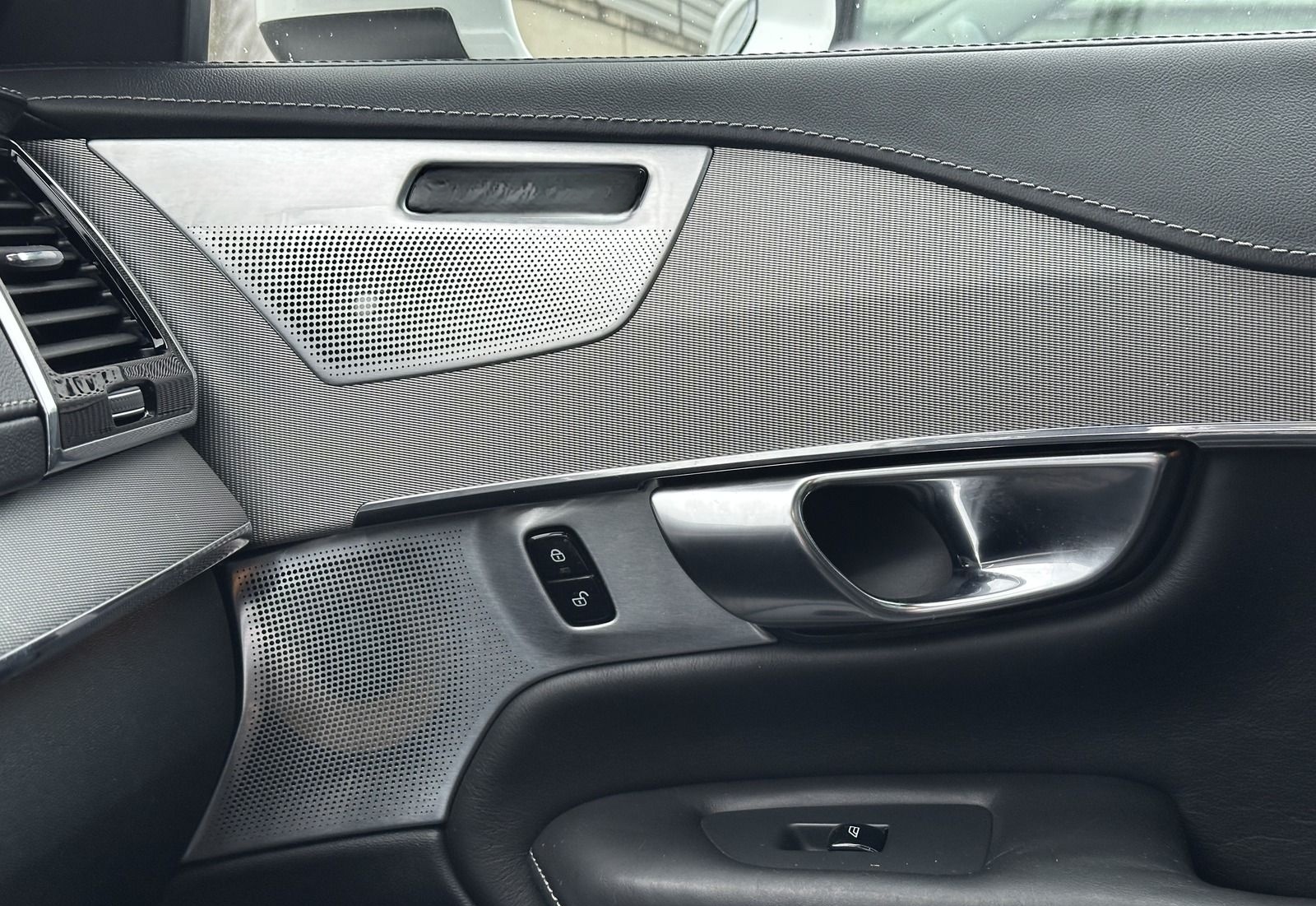 Volvo XC90 INSCRIPTION LED ACC BOWERS&WILKINS 360*CAM foto 17