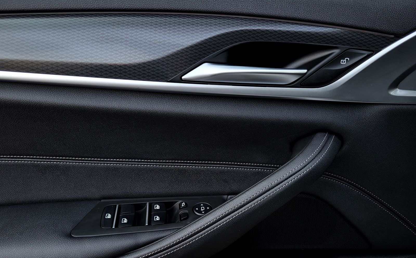 BMW 540 d Lim. xDrive M Sport LASER|HUD|R-KAM|HiFi foto 11