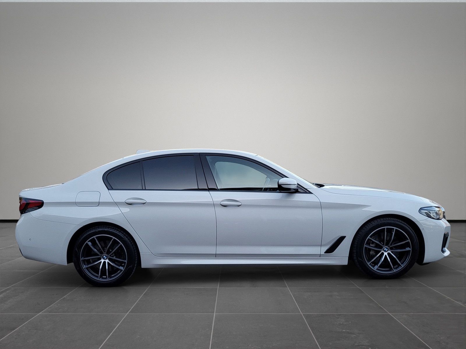 BMW 540 d Lim. xDrive M Sport LASER|HUD|R-KAM|HiFi foto 6