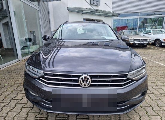 Volkswagen Passat Variant 2.0 TDI Business DSG Leder Navi L foto 2