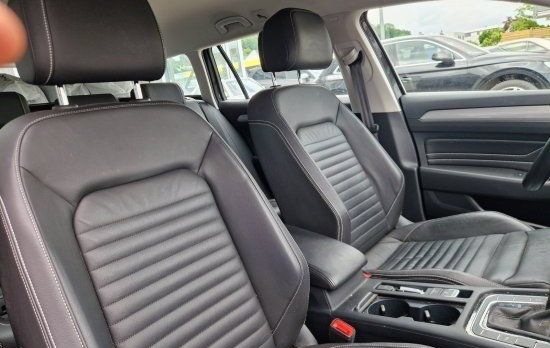 Volkswagen Passat Variant 2.0 TDI Business DSG Leder Navi L foto 16