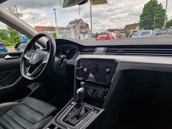 Volkswagen Passat Variant 2.0 TDI Business DSG Leder Navi L foto 18