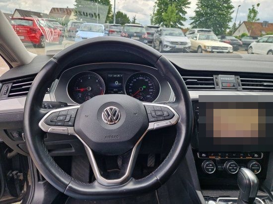 Volkswagen Passat Variant 2.0 TDI Business DSG Leder Navi L foto 20