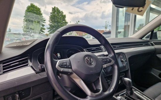 Volkswagen Passat Variant 2.0 TDI Business DSG Leder Navi L foto 9