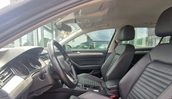 Volkswagen Passat Variant 2.0 TDI Business DSG Leder Navi L foto 10