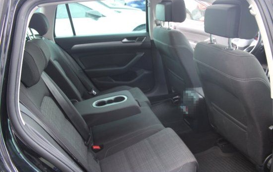 Volkswagen Passat Variant 2.0 TDI Business  AHK DSG LED Nav foto 18