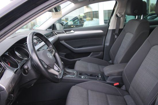Volkswagen Passat Variant 2.0 TDI Business  AHK DSG LED Nav foto 7