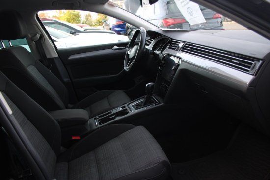Volkswagen Passat Variant 2.0 TDI Business  AHK DSG LED Nav foto 9