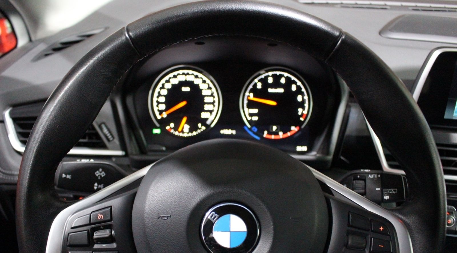 BMW 220 i AT Sport Line 18" LED NAVI AHK SH TOP DE foto 18