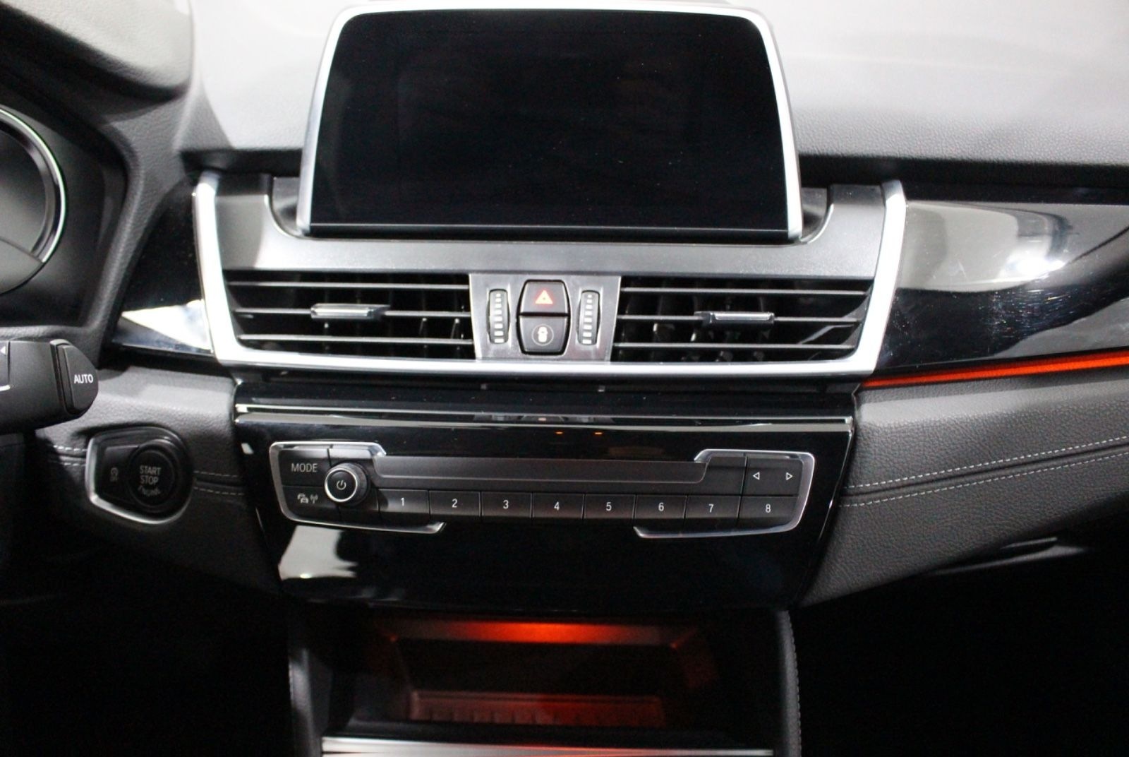 BMW 220 i AT Sport Line 18" LED NAVI AHK SH TOP DE foto 23