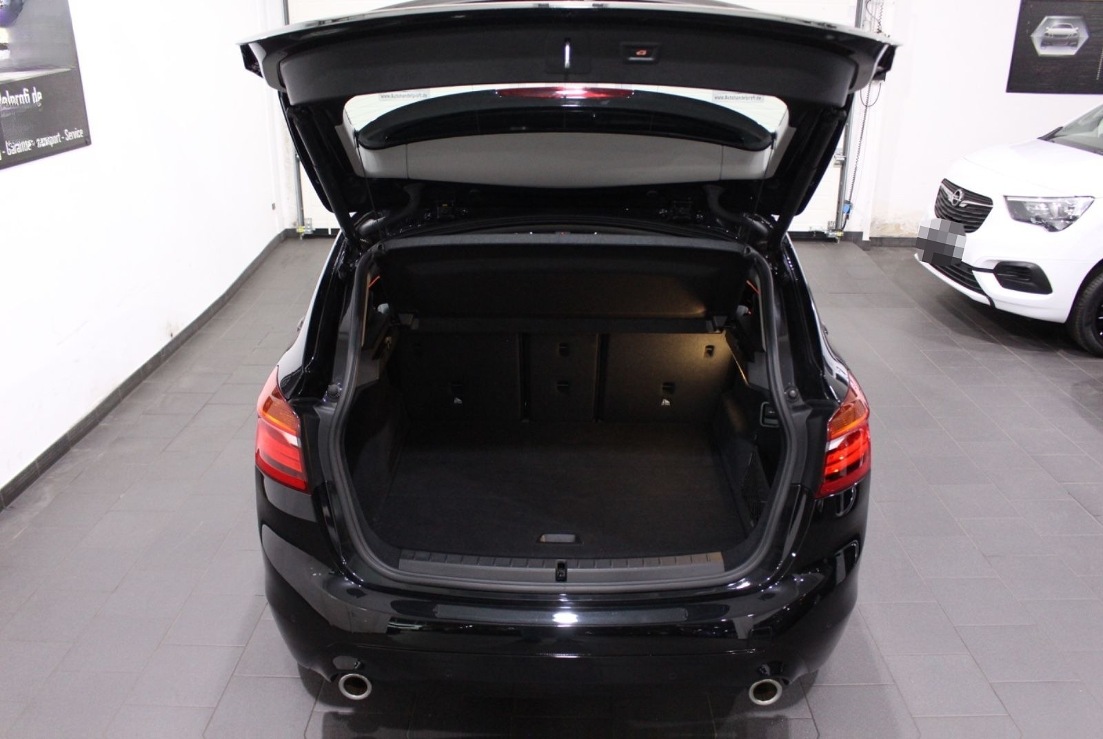 BMW 220 i AT Sport Line 18" LED NAVI AHK SH TOP DE foto 35